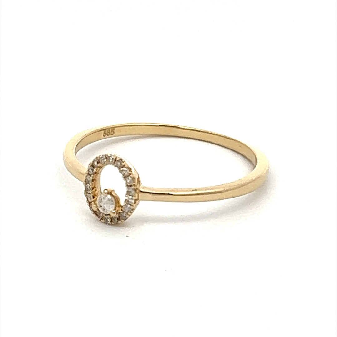 Oval Diamond Ring In 14K Yellow Gold