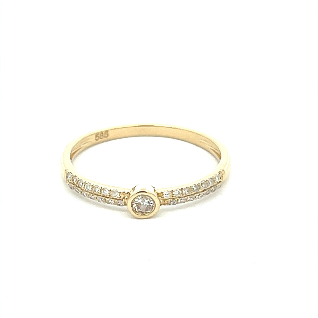 Diamond Ring In 14K Yellow Gold