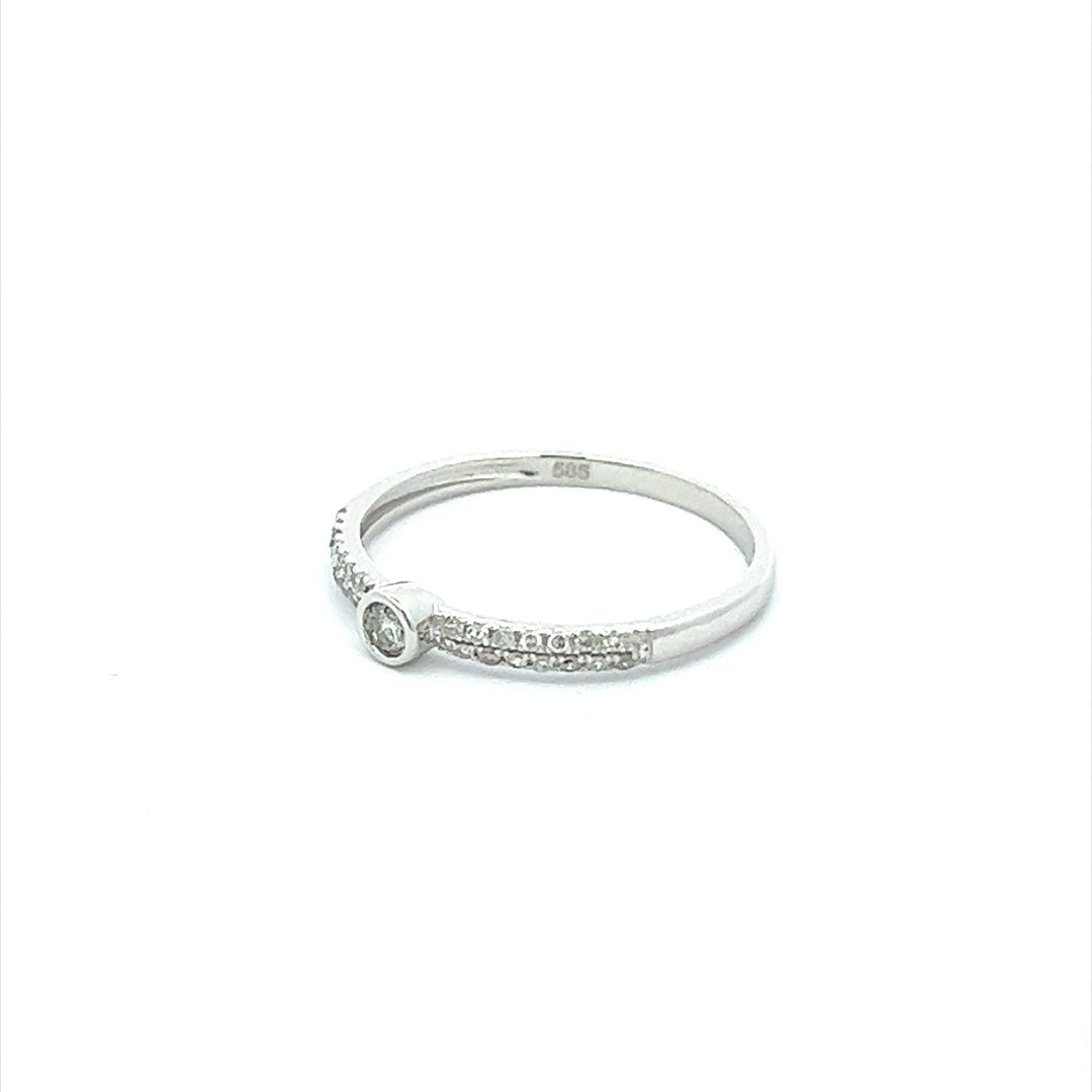 Diamond Ring In 14K White Gold