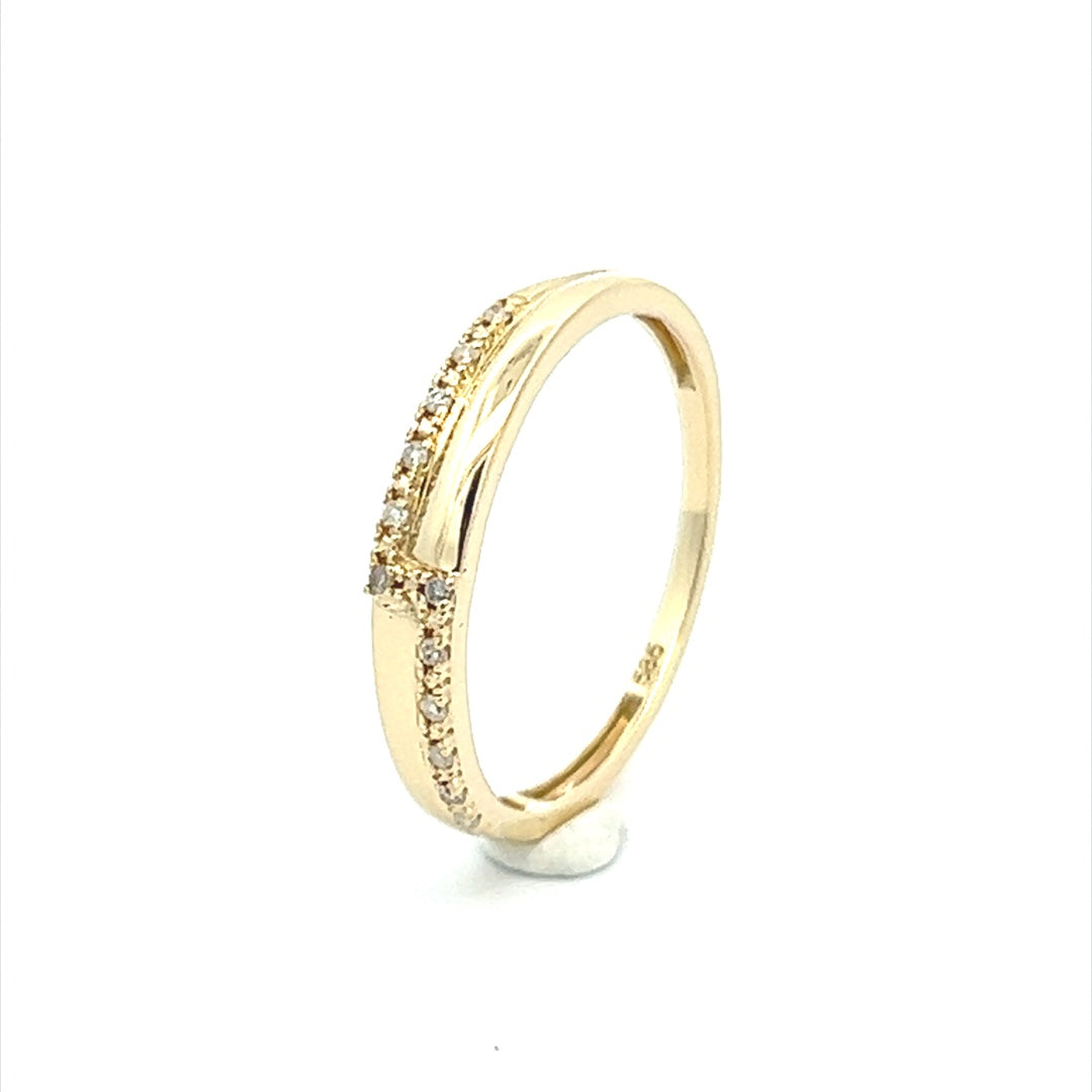 Diamond Ring In 14K Yellow Gold